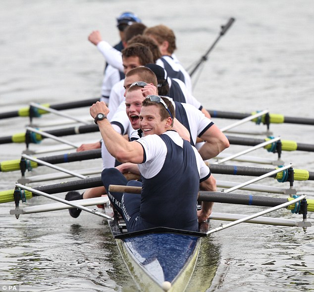 MENS AND WOMENS BOAT RACE 2015 Article-2301905-19059BF3000005DC-228_634x590