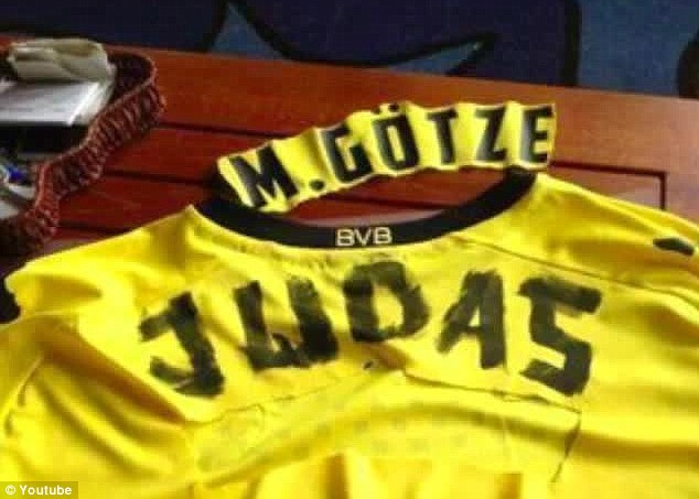 Mario Götze aka Judas (Former Borussia Dortmund #10) Article-2314064-19767487000005DC-393_634x453