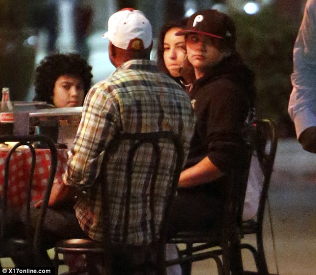 [NUOVE FOTO] Prince, Paris e Blanket Jackson  - Pagina 24 Article-0-1A312858000005DC-667_634x553