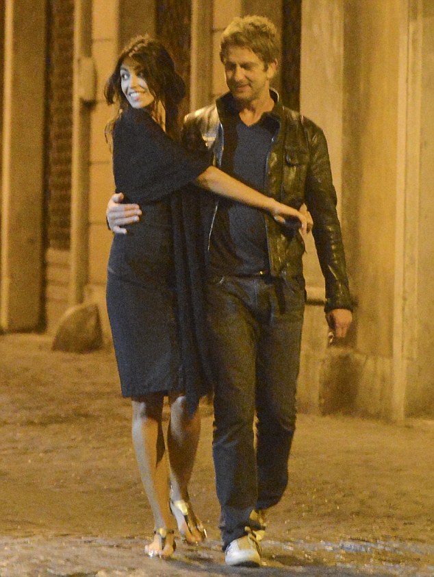 Gerard Butler & Madalina Ghenea: Rome Date Night Out! Article-2348117-1A7F0B26000005DC-135_634x842