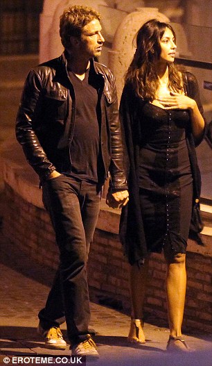 Gerard Butler & Madalina Ghenea: Rome Date Night Out! Article-2348117-1A7F0C3C000005DC-992_306x527