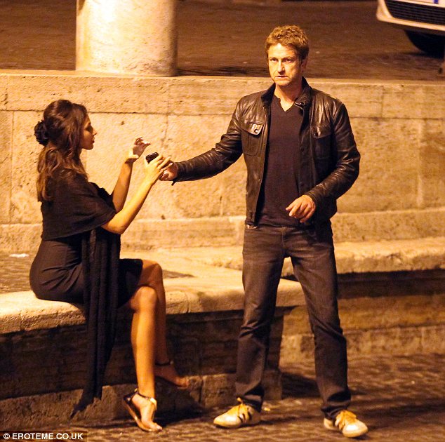 Gerard Butler & Madalina Ghenea: Rome Date Night Out! Article-2348117-1A7F143F000005DC-155_634x630