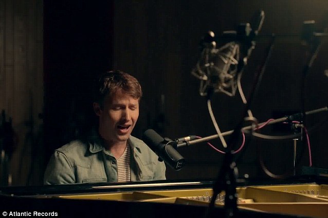 VIDEO - EXCLUSIVE: James Blunt pays tribute to Whitney Houston in the new acoustic video for Miss America Article-2391651-1B4701DB000005DC-750_638x424