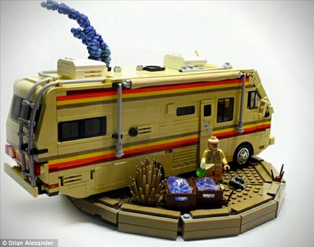 Breaking Bad Dioramas Article-2415463-1BB12647000005DC-312_634x498