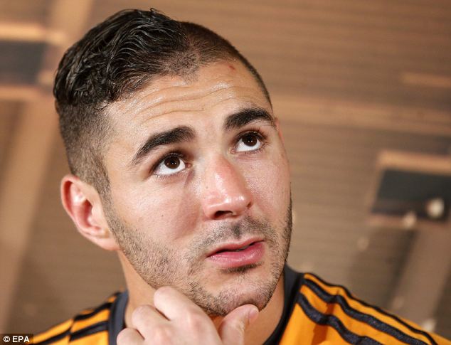 It's time that Benzema becomes the new face of Real Madrid - Page 5 Article-1376447-1BC77B8D000005DC-271_634x485