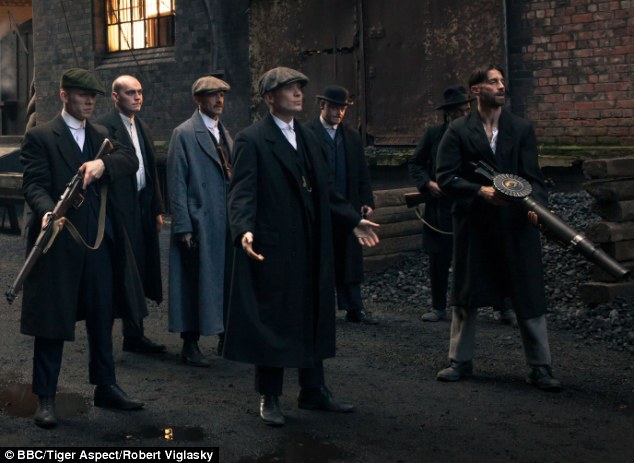 Peaky Blinders, saison 1, épisode 6 Article-2465597-18CE34EE00000578-976_634x463