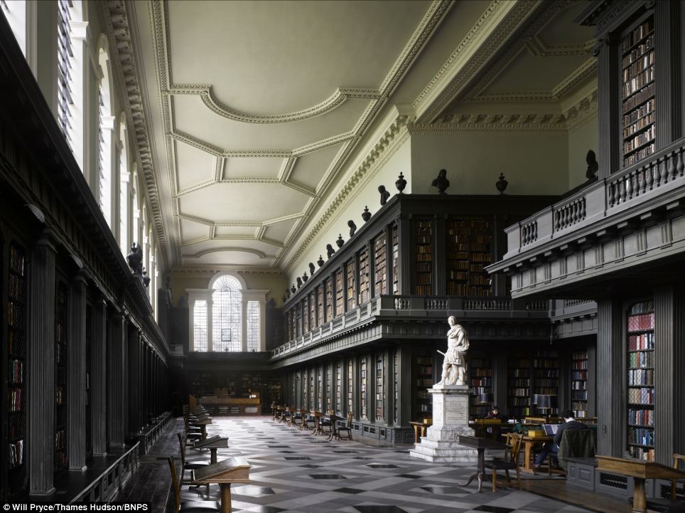 World's Stunning Libraries Article-2465776-18D1132600000578-408_964x721