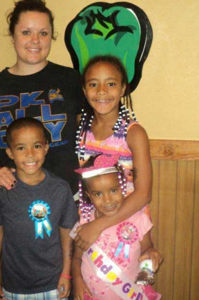 HOLLIE, AVERIE, and JAXON BETTS - (and their mother) - 9, 4, 6 - / Suspect: David Cornell Bennett Jr - Parsons KS Article-2514781-19AFF9AA00000578-82_634x956