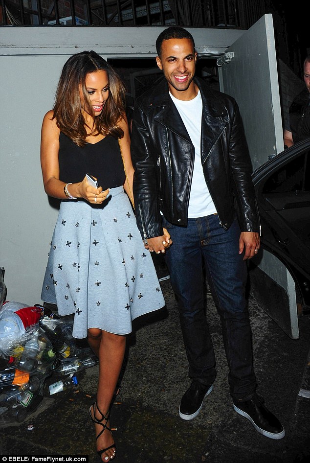 Saturday >> Rochelle Humes - Página 14 Article-2625444-1DBCB17100000578-900_634x946