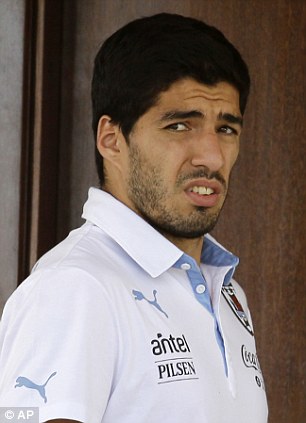 Suarez Bites No More (we can but hope) - Page 15 Article-2669622-1F20322400000578-890_306x423