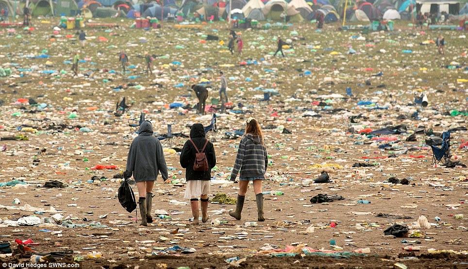 Glastonbury  - Página 2 Article-2674781-1F4364B100000578-528_964x554