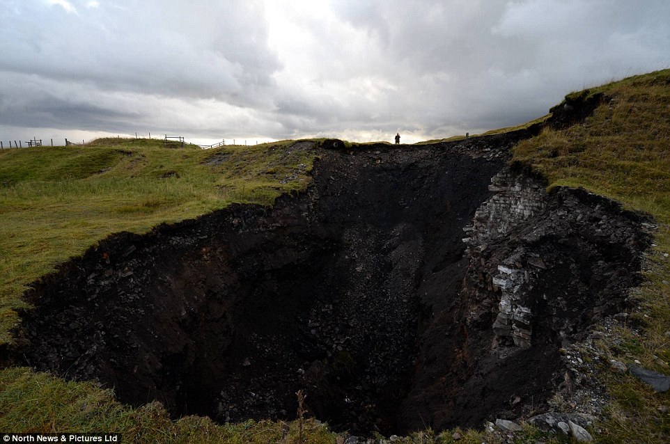 NIBIRU, ULTIMAS NOTICIAS Y TEMAS RELACIONADOS (PARTE 16) - Página 36 1408788041559_wps_9_Dated_22_08_2014_SINKHOLE