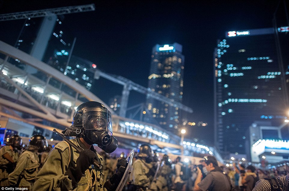 FOTO REPORTAZH | Sa larg mund të shkojnë këta protestues në Kinë? 1411938566865_wps_21_HONG_KONG_SEPTEMBER_28_Ri