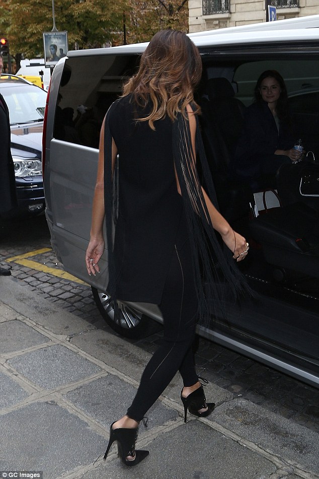 Nicole Scherzinger >> Candids/Apariciones/Shoots - Página 6 1412606951394_wps_101_PARIS_FRANCE_OCTOBER_06_S