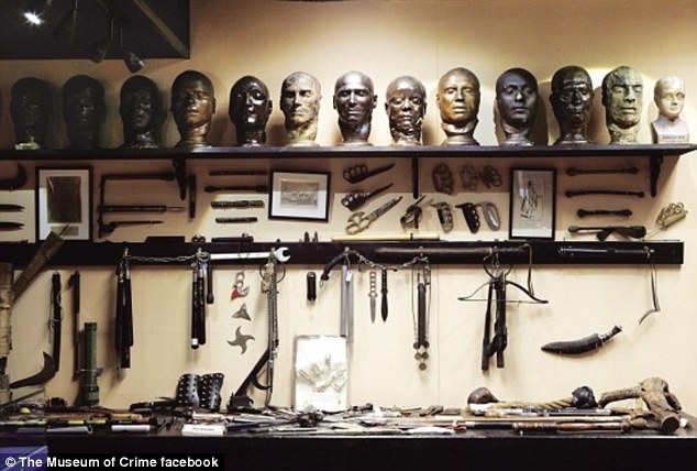 The Black Museum, le musée du crime.  24447B7600000578-2887645-image-a-2_1419601431679