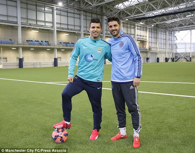 ¿Cuánto mide Sergio Kun Agüero? - Altura - Real height 25A66ABE00000578-2952782-Sergio_Aguero_and_David_Villa_came_face_to_face_in_a_series_of_b-a-5_1424350692163