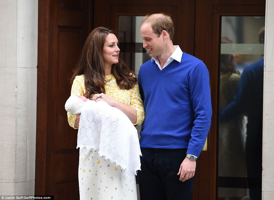 William y Catherine, Duques de Cambridge - Página 10 283DE0BD00000578-3044227-image-a-75_1430588038904