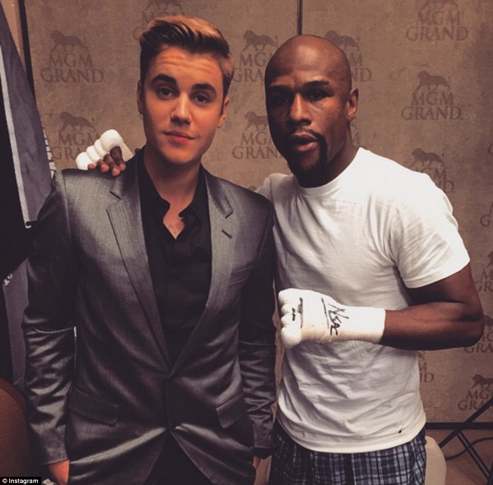 ¿Cuánto mide Floyd Mayweather? - Altura - Real height 28420F9400000578-0-image-m-36_1430623929376