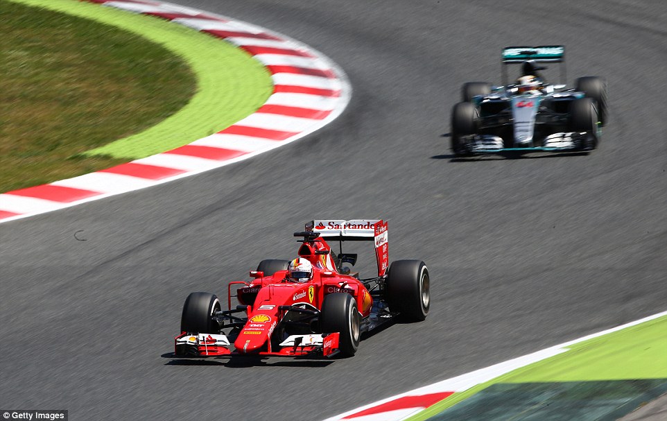 Formula 1 - Pagina 10 28860D4D00000578-3075604-Hamilton_spent_most_of_the_race_behind_the_Ferrari_of_Vettel_and-a-25_1431266070941