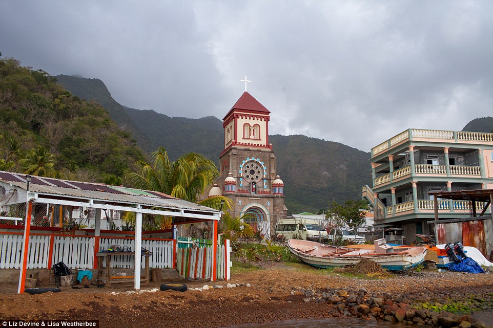 Caribbean's Dominica 2989154F00000578-3119712-image-a-36_1434021955844