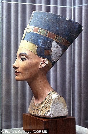 Excitement Mounts as New Infrared Scan in Tomb of Tutankhamun Suggests Hidden Chamber 2B4390A900000578-3193092-Neferneferuaten_Nefertiti_or_Queen_Nefertiti_was_the_wife_and_ch-a-3_1439280861232