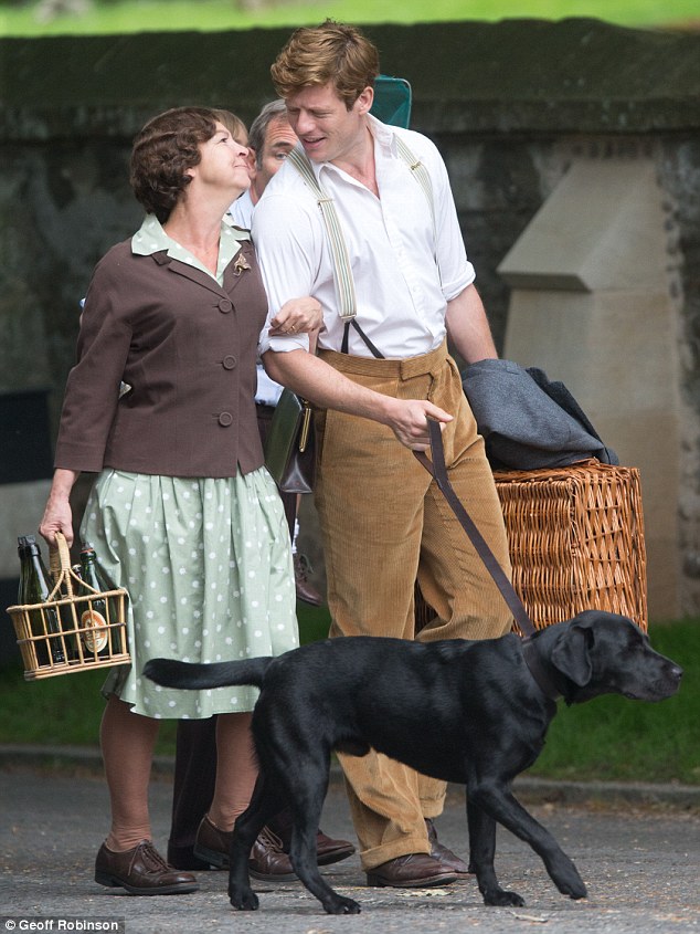 Grantchester saison 2 : les premières infos  - Page 2 2C1D36F300000578-3227975-image-m-73_1441813264087