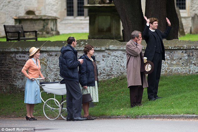 Grantchester saison 2 : les premières infos  - Page 2 2C1D375B00000578-3227975-image-a-74_1441813291440