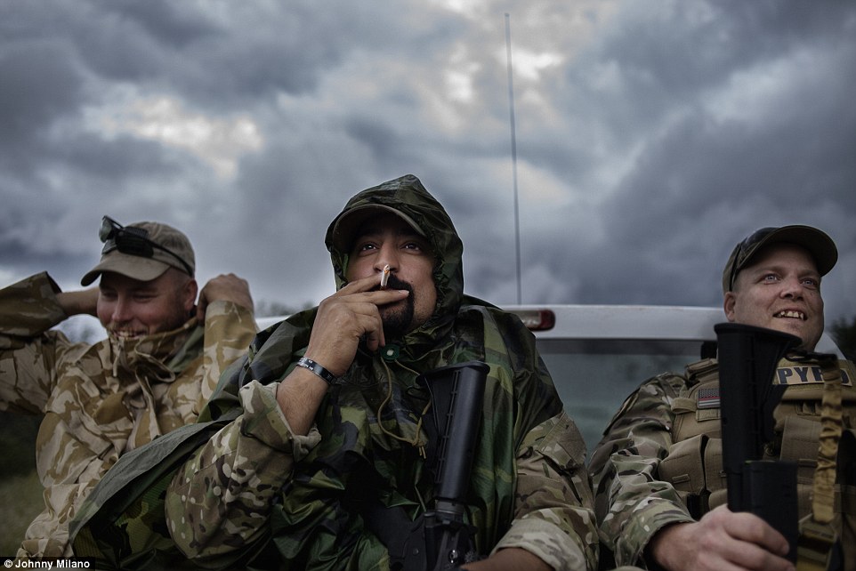 The band of brothers who voluntarily patrol the US-Mexico border: 2C7B956900000578-0-image-a-43_1443900660022