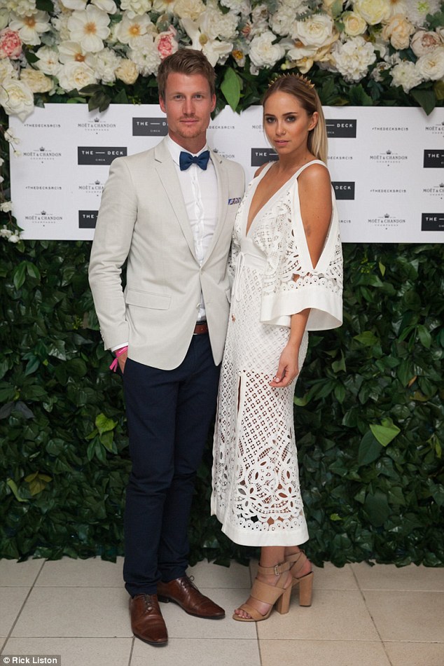 OaksDay - The Bachelorette Australia - Richie Strahan - #2 *Sleuthing Spoilers* - Page 13 2E22B3FC00000578-3306107-image-a-239_1446762570162