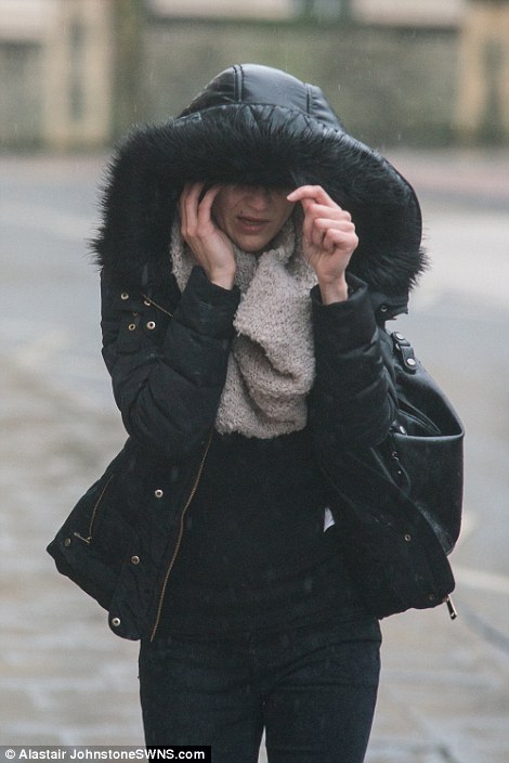 Clodagh carnage begins: Met Office warns of flooding, 70mph winds and seven inches of snow with chao 2EE59F2F00000578-3338143-image-a-89_1448801487613