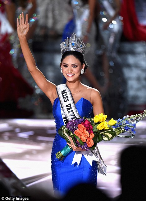 2015 | MISS UNIVERSE | PIA WURTZBACH - Page 3 2F8AA72A00000578-3368439-image-a-78_1450670299166