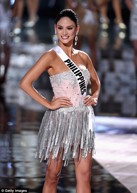 2015 | MISS UNIVERSE | PIA WURTZBACH - Page 3 2F8A43DC00000578-3368439-image-a-118_1450672517697