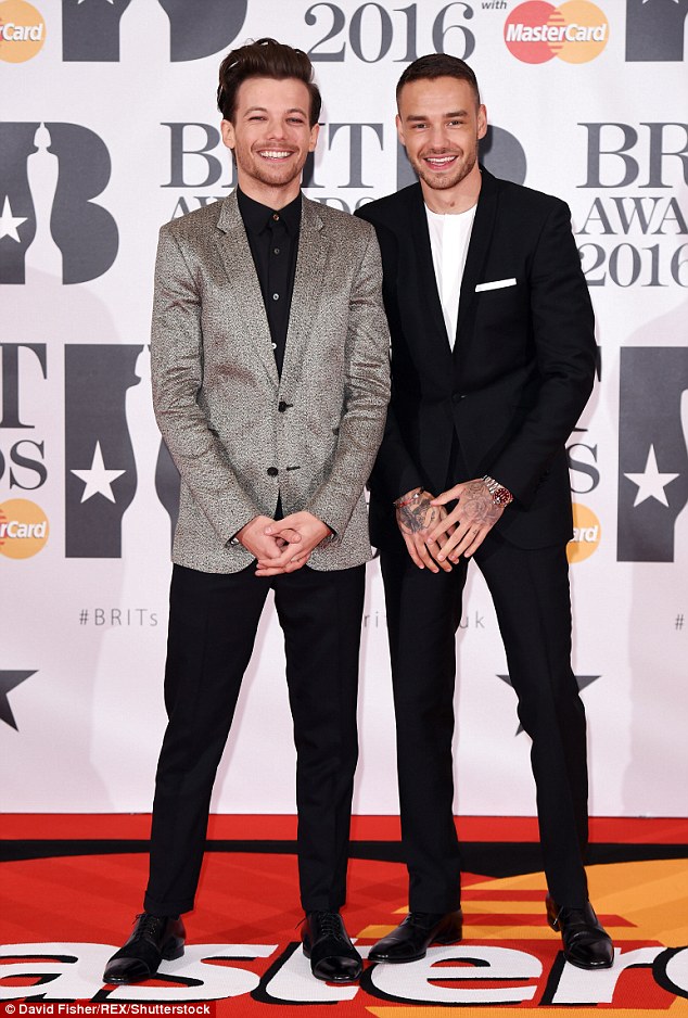 ¿Cuánto mide Louis Tomlinson? - Altura - Real height 3184D43100000578-0-image-m-93_1456337674418