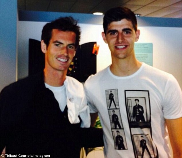 ¿Cuánto mide Thibaut Courtois? - Altura - Real height 319B0DB400000578-3466789-image-a-26_1456565037711