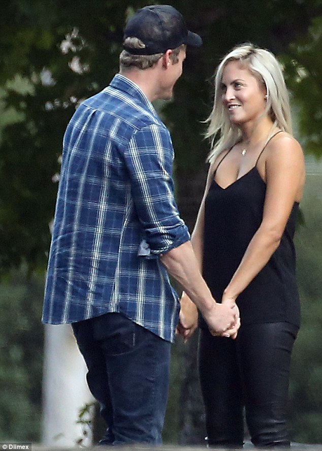 heartbroken - Nikki Gogan - Bill Coe - Bachelor Australia - Season 4 - Fan Forum - Page 2 339B9EF300000578-3562922-image-a-135_1461825920916