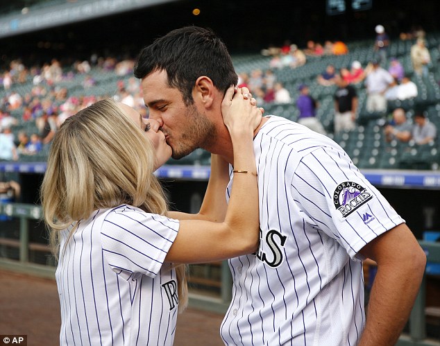 Ben Higgins - Lauren Bushnell - FAN Forum - Discussion - #8 - Page 23 37464A8400000578-3742676-image-m-58_1471321352111