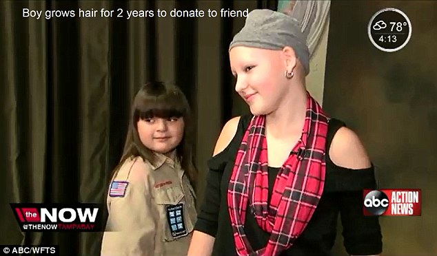  Heart of gold! Selfless 10-year-old boy grows his hair for two years just so he can make a wig for his female friend who suffers from alopecia 3BB8646300000578-4077036-image-a-3_1483135786500