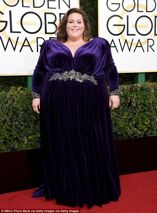 Golden Globe Awards - Page 12 3BF726C200000578-4100238-Chrissy_Metz_was_back_on_her_feet_after_a_knee_injury_as_she_att-m-28_1483921758932
