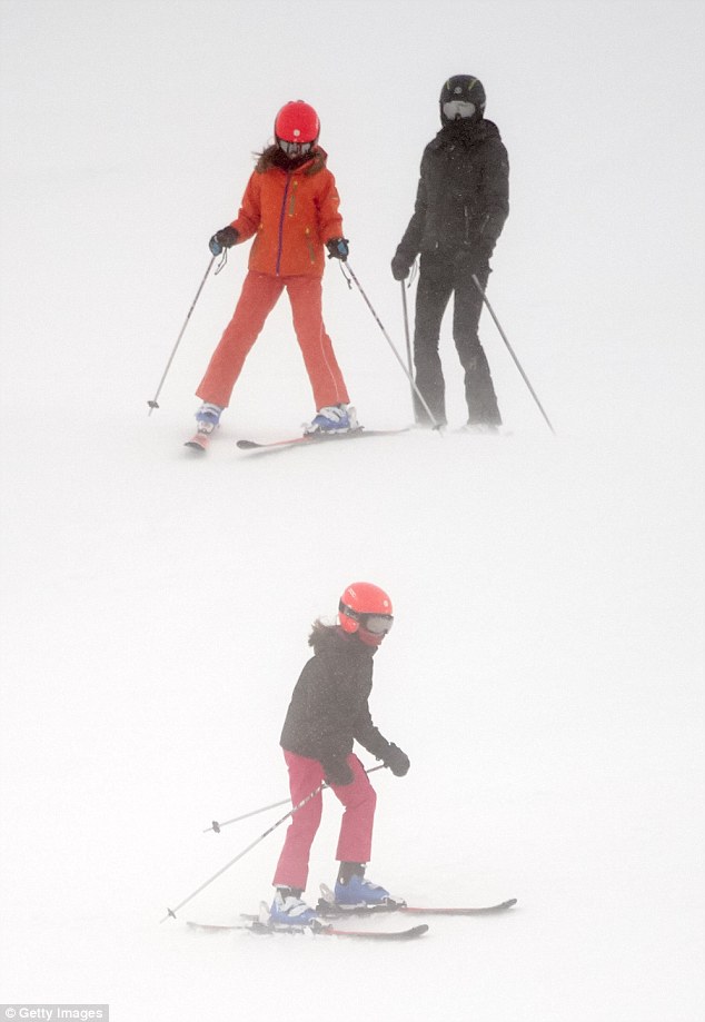 LOS REYES CON LEONOR Y SOFÍA ESQUIANDO EN HUESCA - Página 4 3CDDD86F00000578-0-Princess_Sofia_nine_whizzes_down_the_slope_ahead_of_her_mother_a-a-87_1486306280215