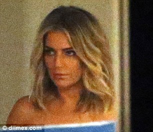 Bachelor Australia - Season 5 - Matty Johnson - Potential Contestants - *Sleuthing Spoilers* - Page 6 3E1FAD8700000578-4299946-Seeing_double_Beautiful_lookalikes_of_Jennifer_Hawkins_Kim_Karda-m-34_1489122920703