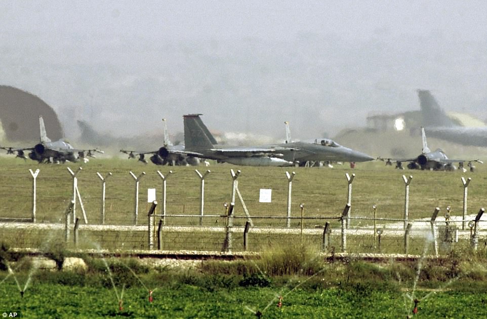 The Serious Side - part 3 - Page 6 0044B0B600000258-4389482-Tactics_The_US_has_a_huge_airforce_at_Incirlik_Air_Base_in_Turke-a-62_1491553651485