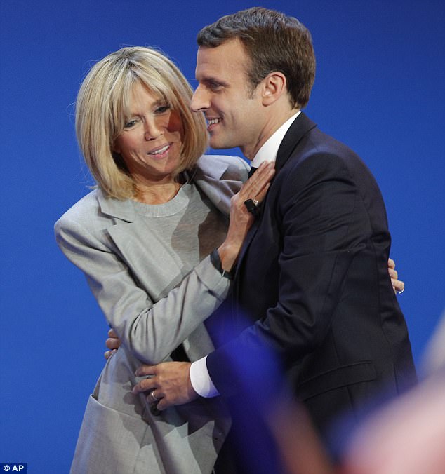 French election: Emmanuel Macron and Marine Le Pen estimated to be through to second round  - Page 2 3FCA159B00000578-0-image-m-41_1493771268083