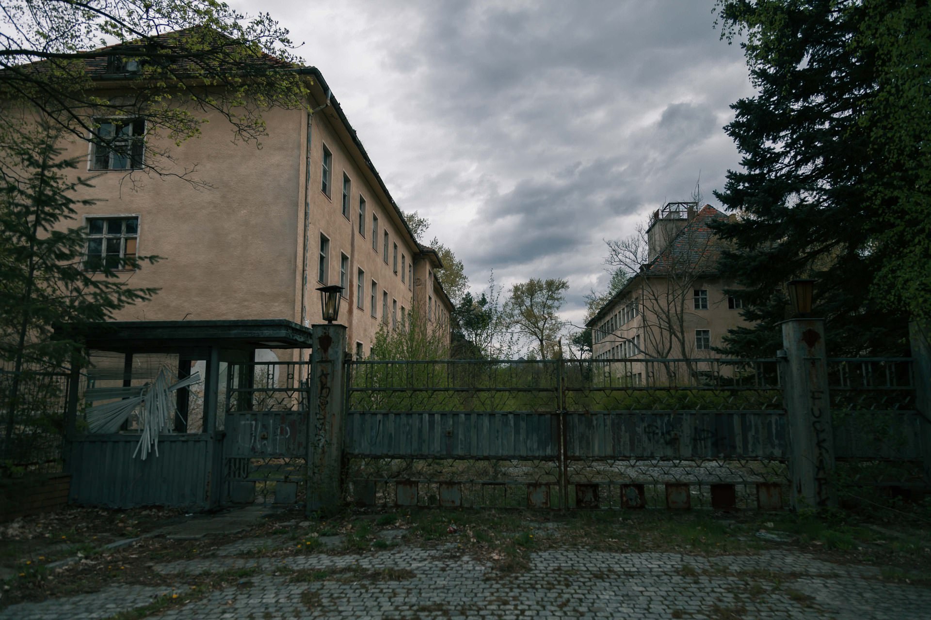 Wünsdorf, base soviética abandonada en Alemania  402FF9D600000578-0-image-a-23_1494502919052