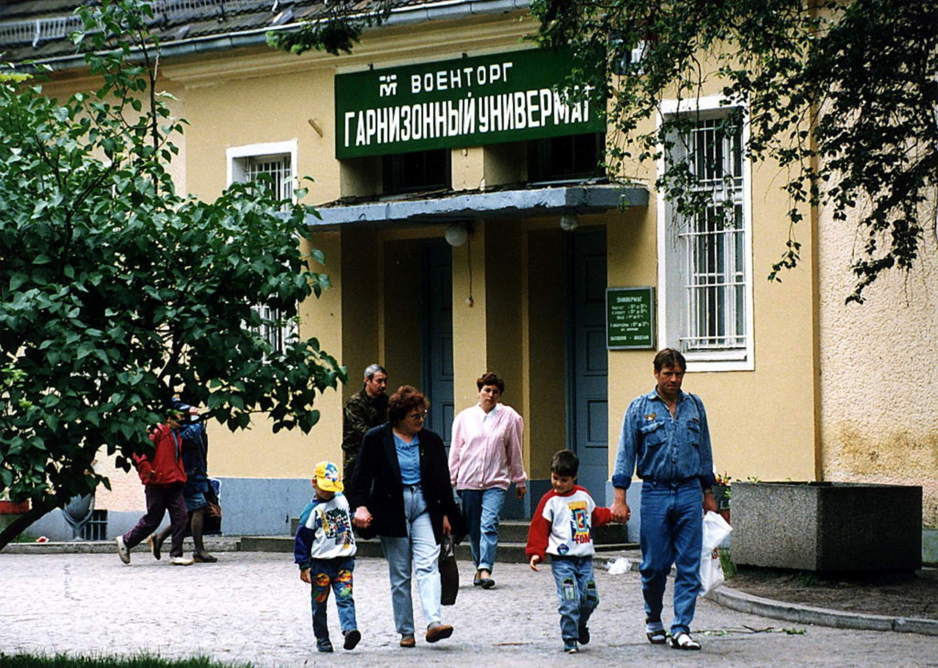 Wünsdorf, base soviética abandonada en Alemania  4034543F00000578-0-image-a-98_1494516033591