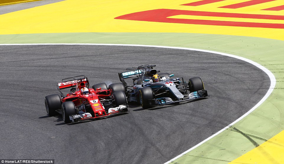 Formula 1 - Pagina 14 404F3F1C00000578-4504500-Hamilton_managed_an_excellent_overtake_against_Sebastian_Vettel_-a-19_1494769991438