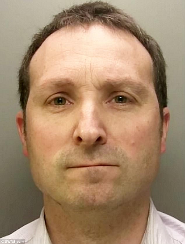 UK: Paedophile deputy headmaster who secretly took photos of schoolchildren getting changed after sports is jailed for two years 428CF23D00000578-0-image-a-1_1500672564372