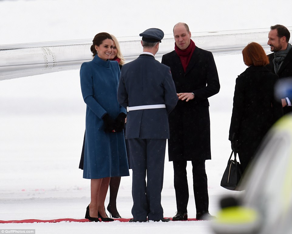 VISITA OFICIAL DE WILLIAM Y KATE A SUECIA Y NORUEGA - Página 9 48CA259700000578-5338761-image-a-78_1517484730896