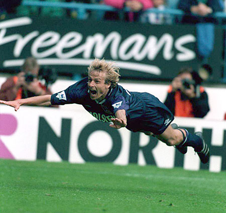 الغـــولــدن بـومــبــر .... رائــحــة الـمـجـــد CeleKlinsmann_450x425