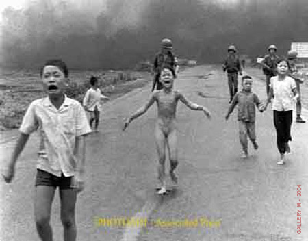 L'Afghanistan... Pulitzer_nick_ut_vietnam_napalm_kim_phuc_6872_L20100223044408