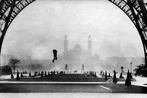 Il y a 105 ans, un fou volant se tuait en sautant de la tour Eiffel avec un vêtement-parachute - le 4 février 1912 XVMb6b50c46-e7da-11e6-b71d-891f4c05b256-300x200